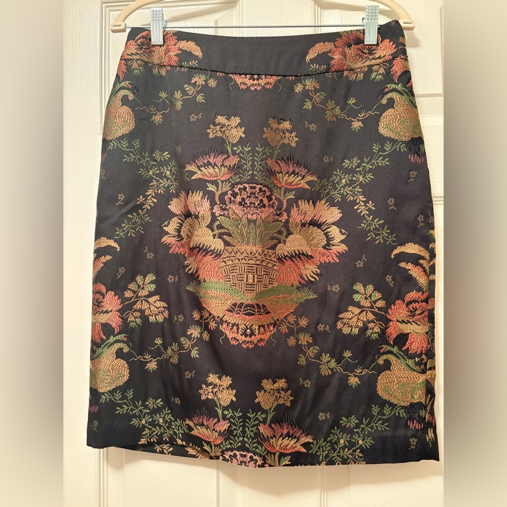 Cabi Embroidered Asian Design and Floral Black Jacquard Tapestry Pencil Skirt